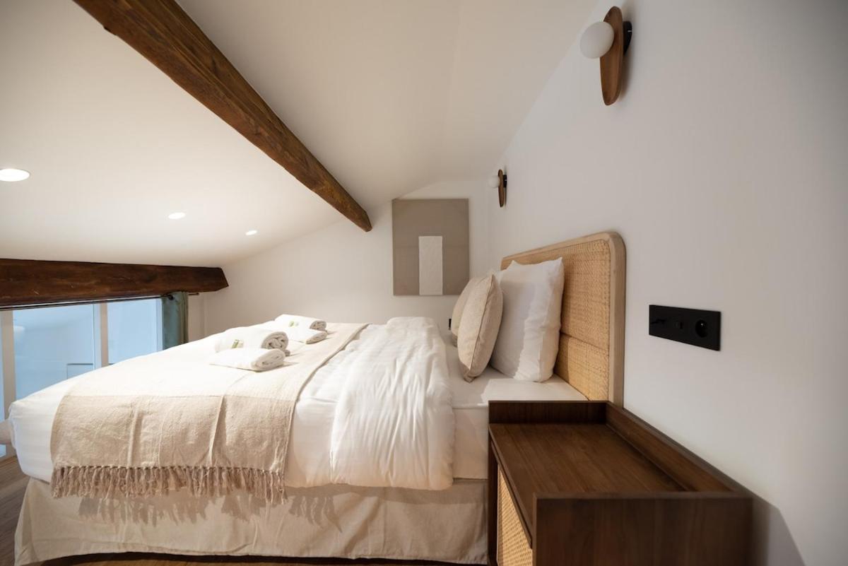 Apartment Chic Parisian Loft In Bastille Area